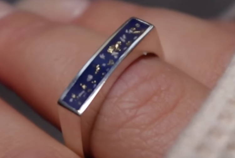 Putting ashes into jewellery deals